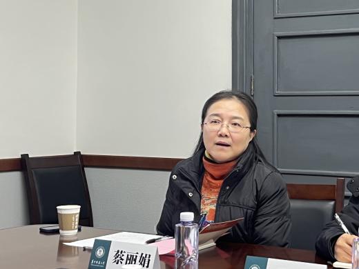 与会老师交流讨论(2)